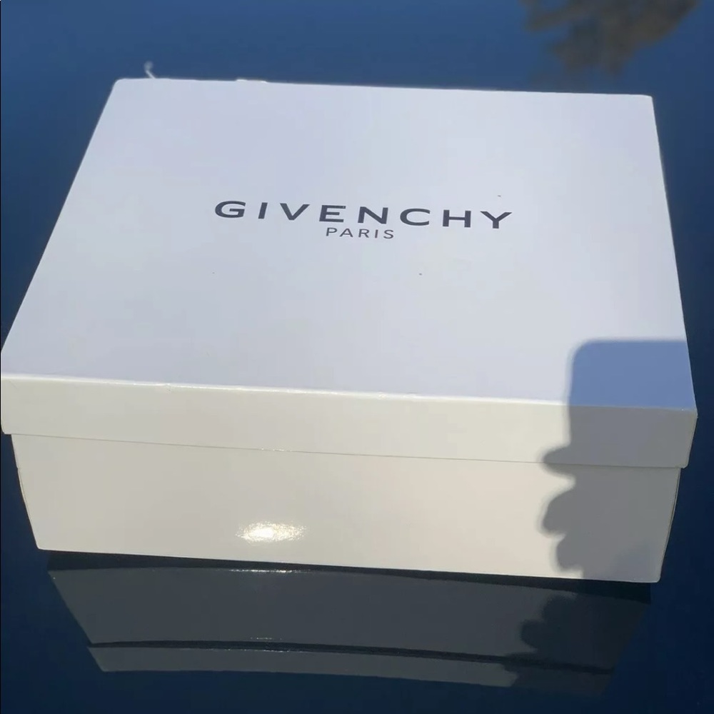 Givenchy High top sneaker